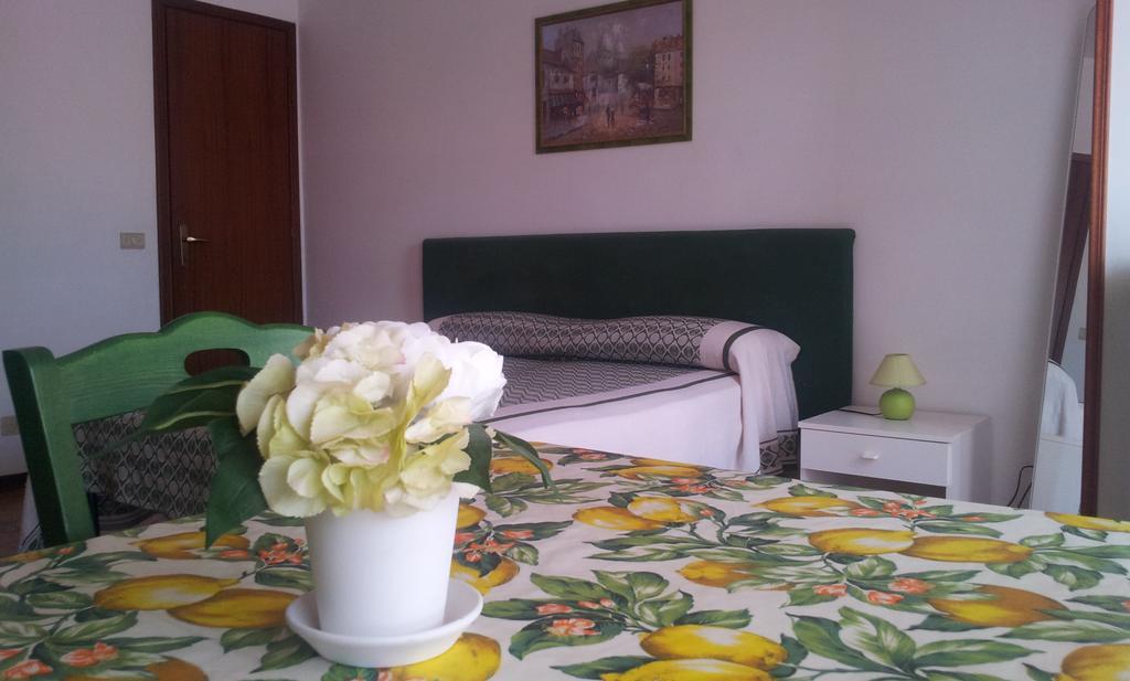 Residenza Il Poggio Apartment San Bartolomeo Al Mare Room photo