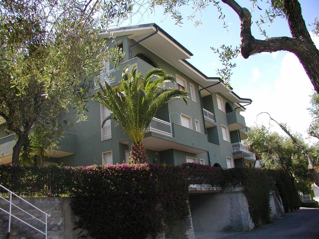 Residenza Il Poggio Apartment San Bartolomeo Al Mare Exterior photo